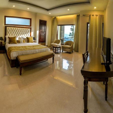 Imperial Heights Hotel Almora Eksteriør billede